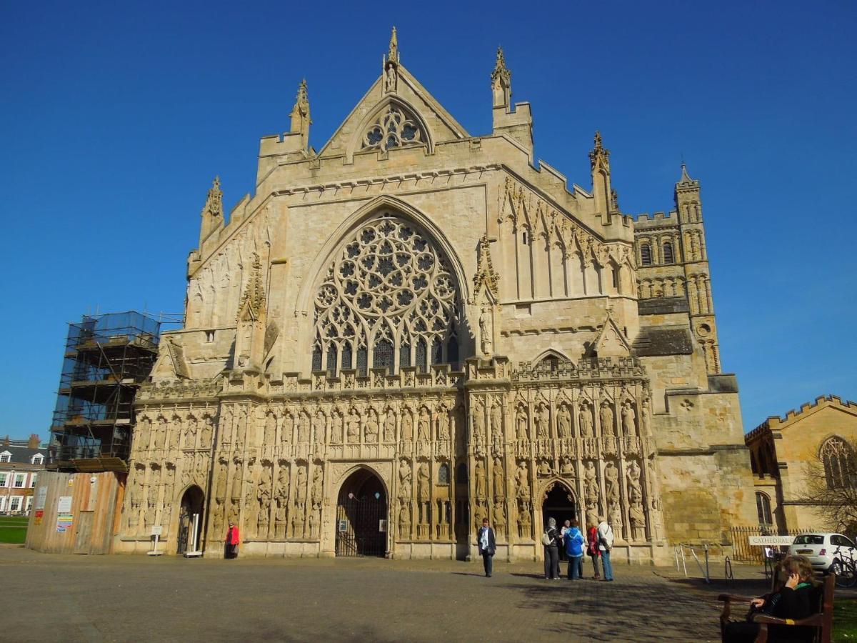 For Students Only The Northfield Exeter Ексетър Екстериор снимка